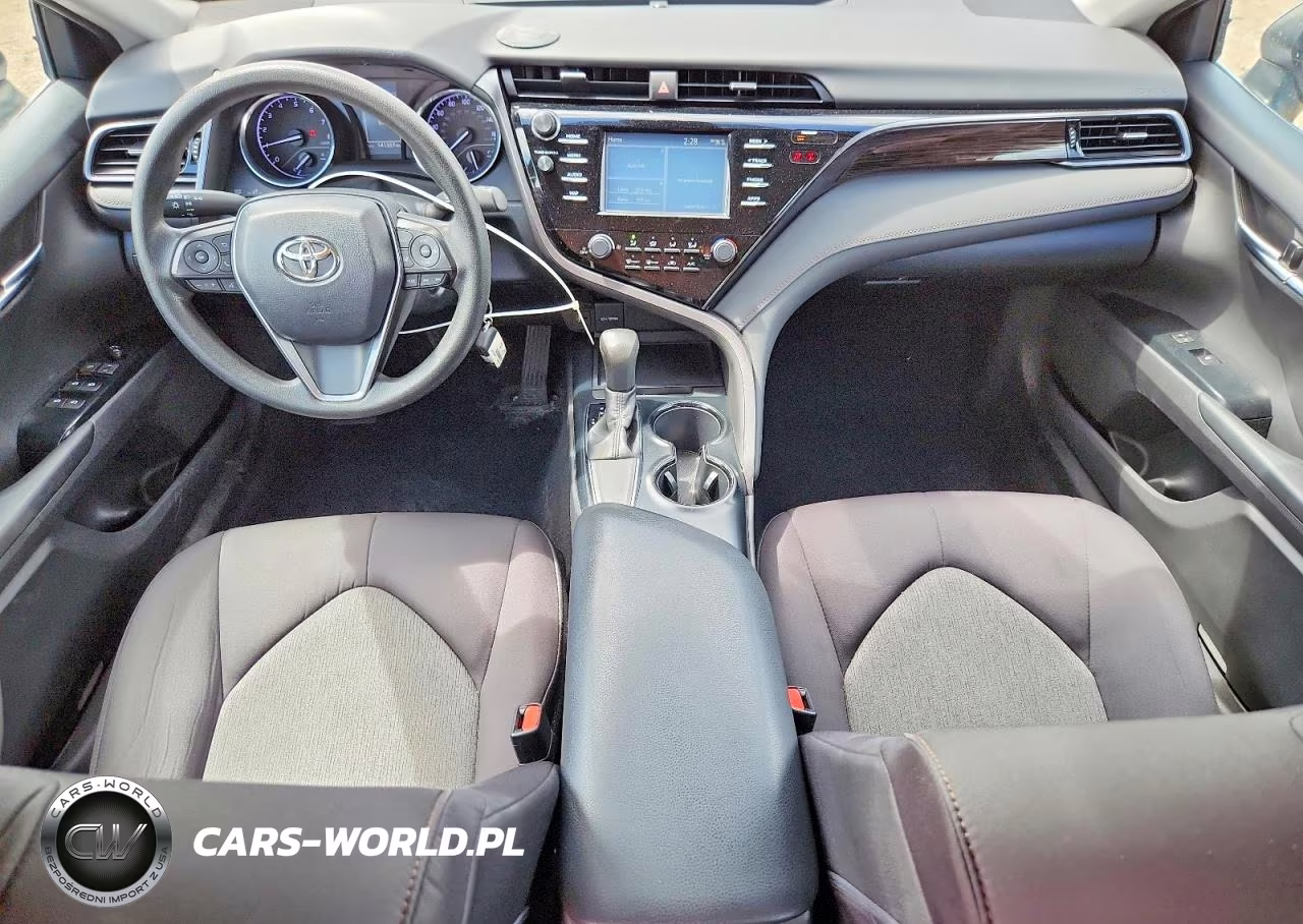2019 Toyota Camry Le VIN:4T1B11HK7KU679211 - 8