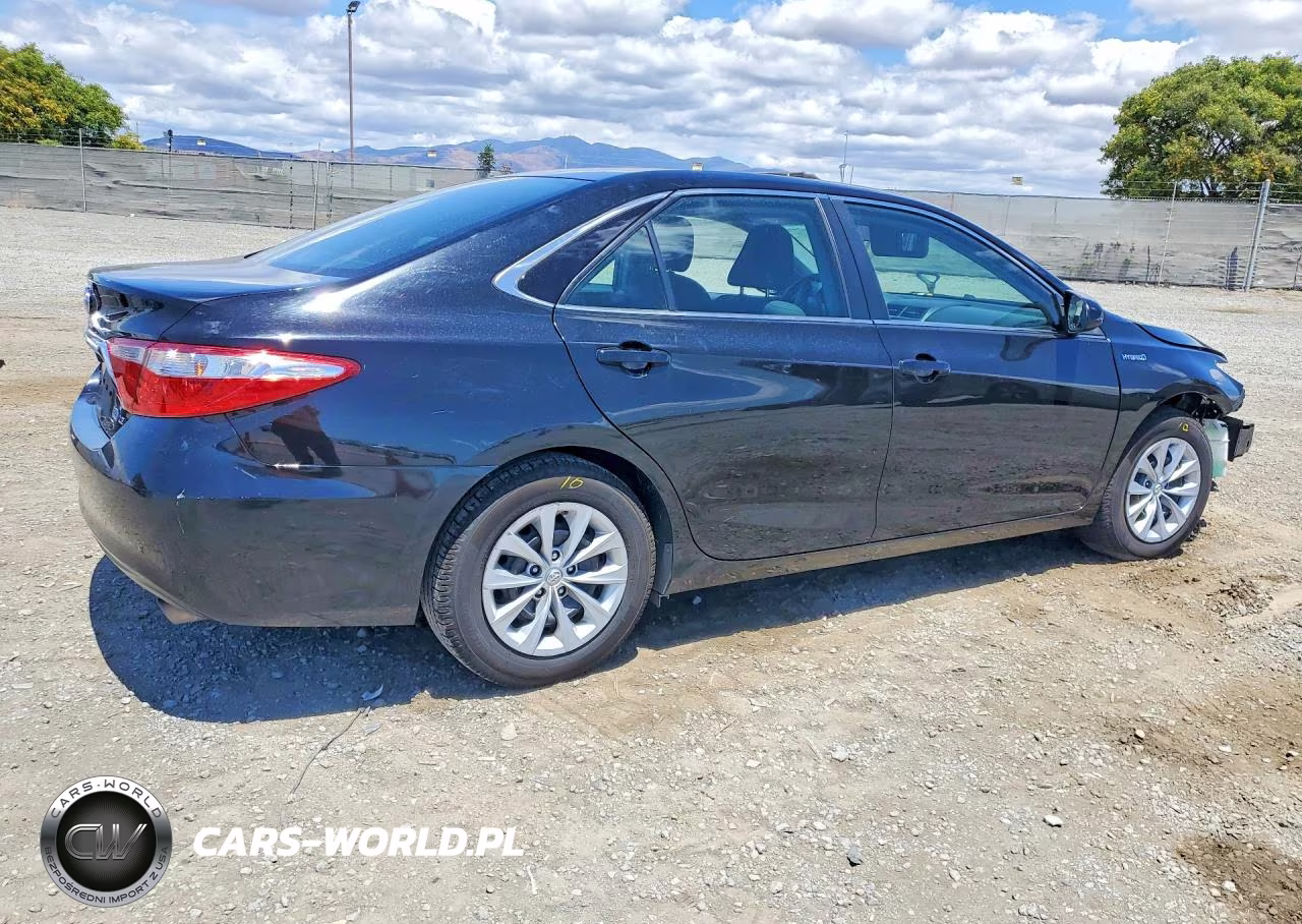 2015 Toyota Camry Hybrid Le VIN:4T1BD1FK1FU158615 - 3