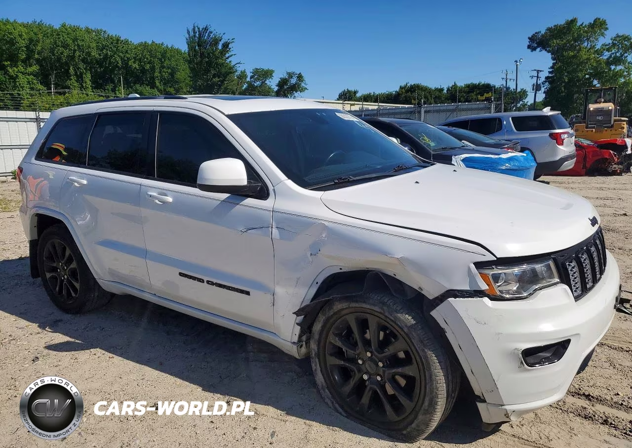 2019 Jeep Grand Cherokee Laredo VIN:1C4RJEAG8KC673021 - 4