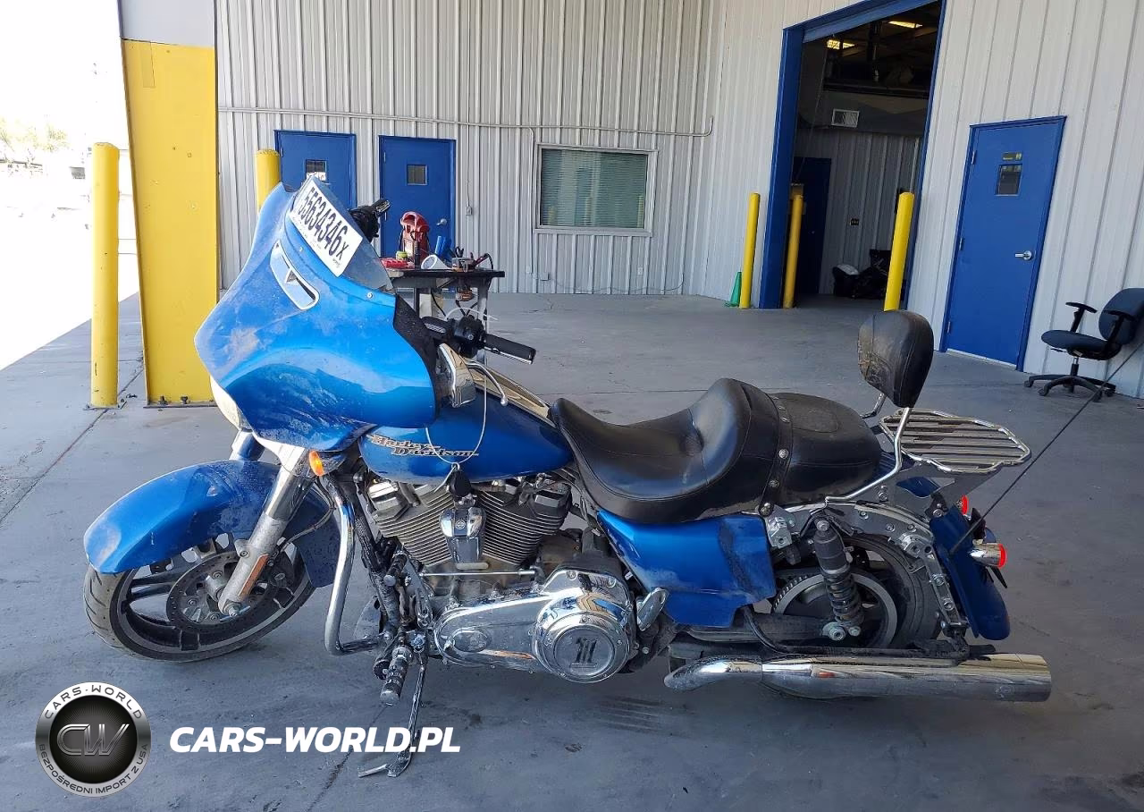 2018 Harley-Davidson Flhx Street Glide VIN:1HD1KBC16JB615655 - 3