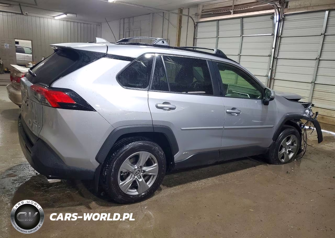 2024 Toyota Rav4 Hybrid Xle VIN:JTMRWRFVXRD227070 - 3