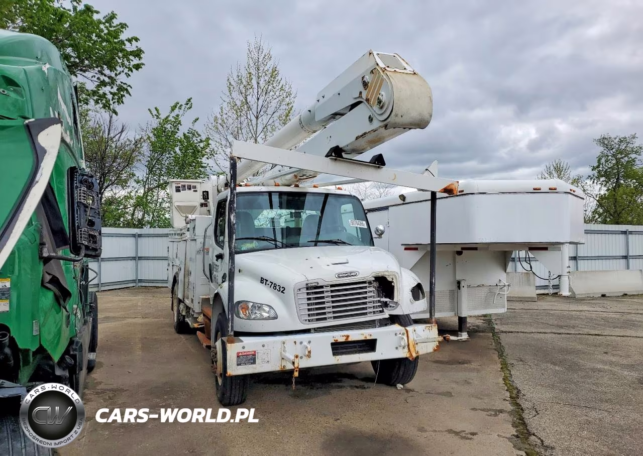 2013 Freightliner Business Class M2 Bucket Truck