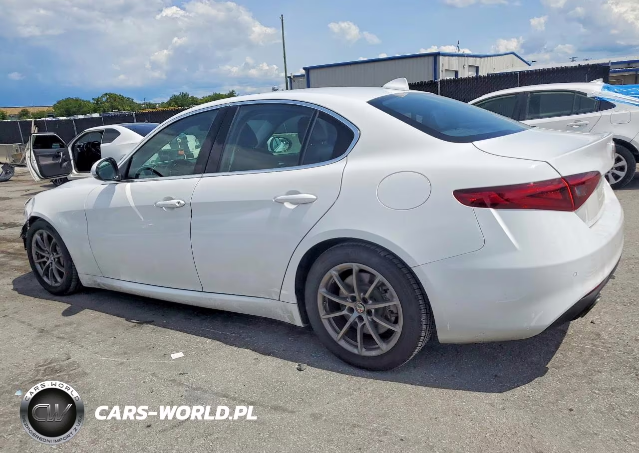 2017 Alfa Romeo Giulia VIN:ZARFAEBN2H7552220 - 2