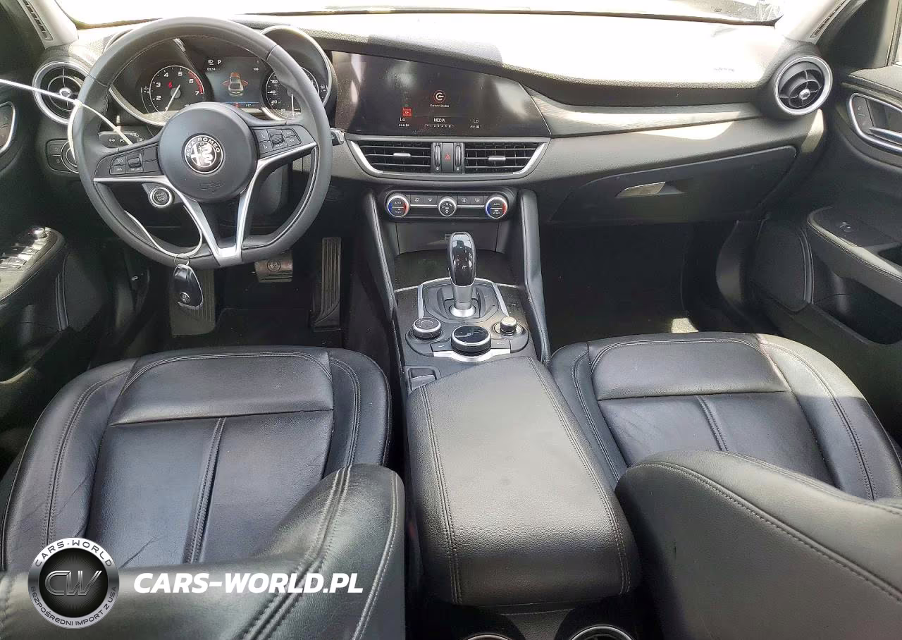2017 Alfa Romeo Giulia VIN:ZARFAEBN2H7552220 - 8