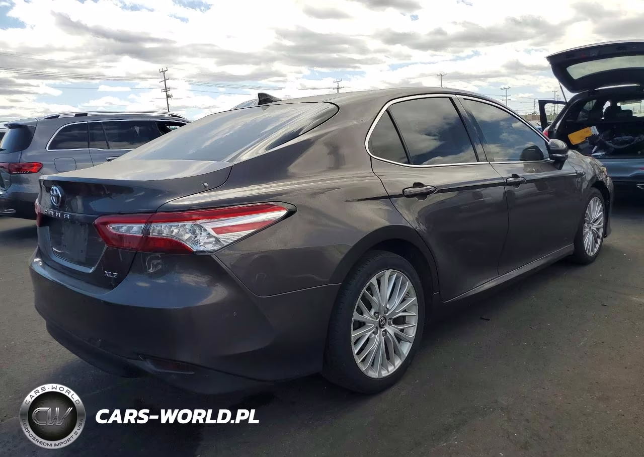 2018 Toyota Camry Hybrid Xle VIN:4T1B21HK1JU004465 - 3