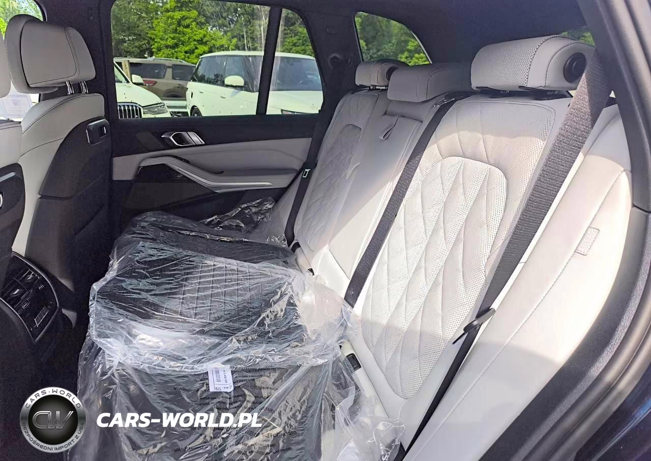 2026 BMW X5 xDrive50E VIN:5UX43EU01T9339655 - 11