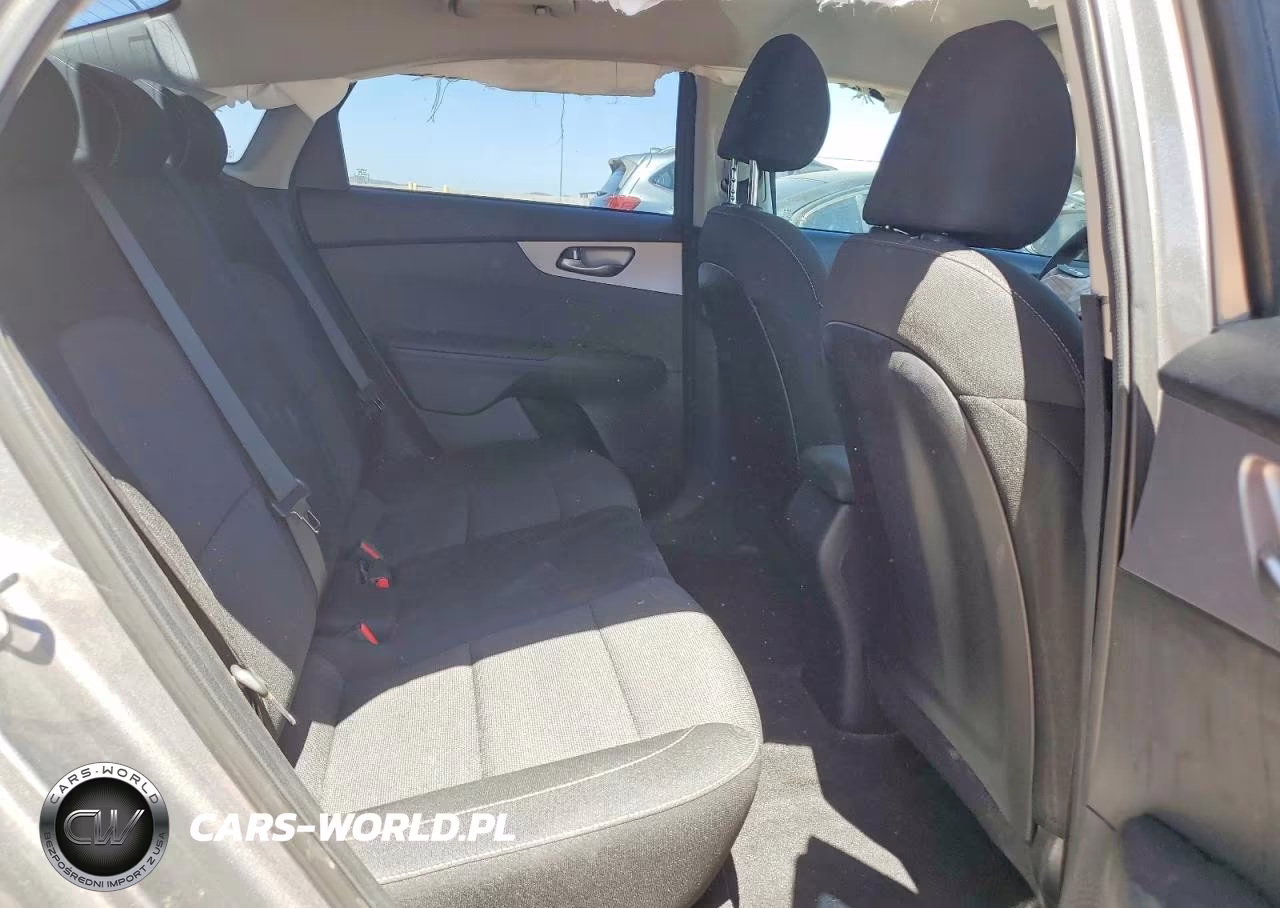 2022 Kia Forte Lxs VIN:3KPF24AD7NE427008 - 10