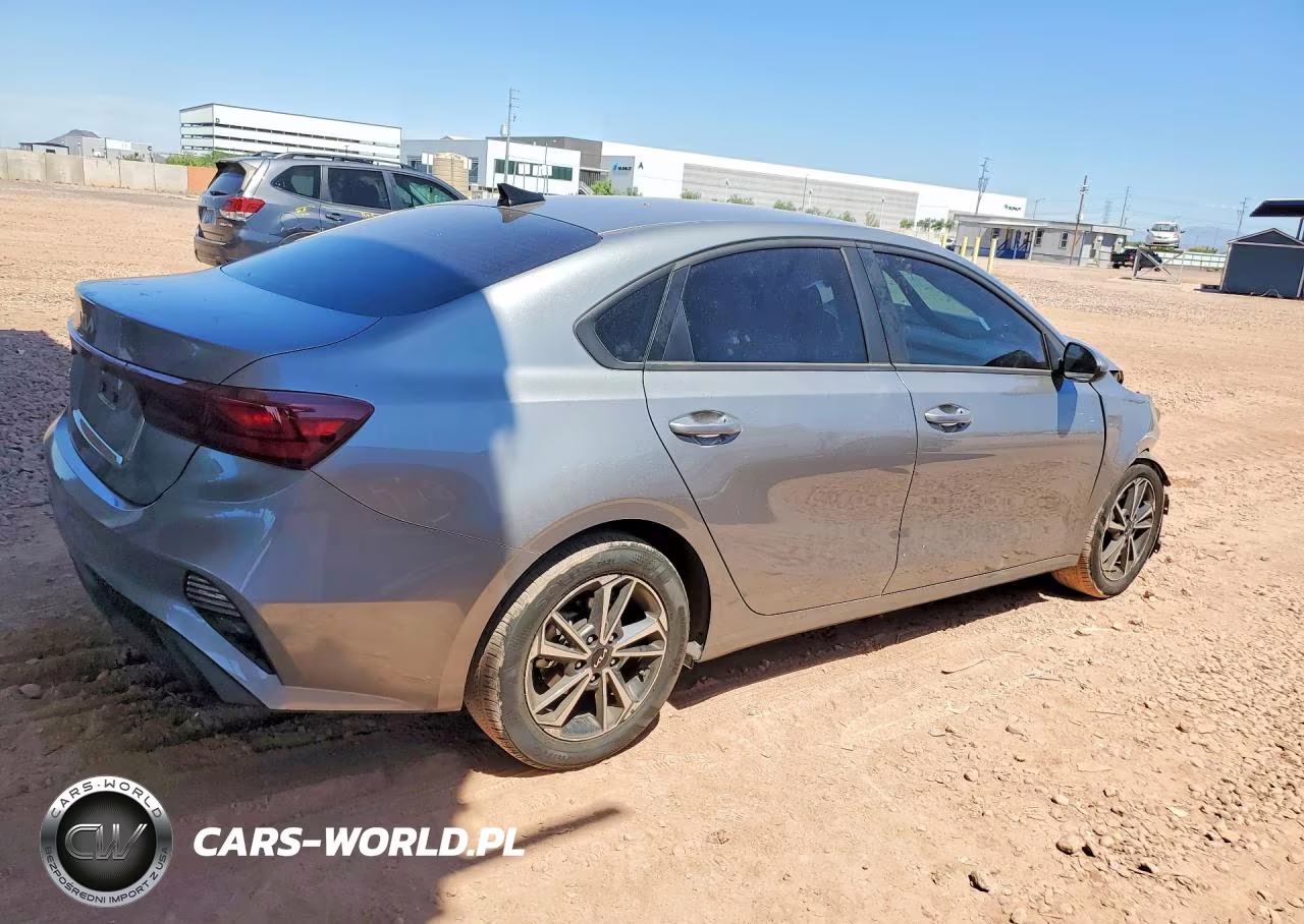 2022 Kia Forte Lxs VIN:3KPF24AD7NE427008 - 3