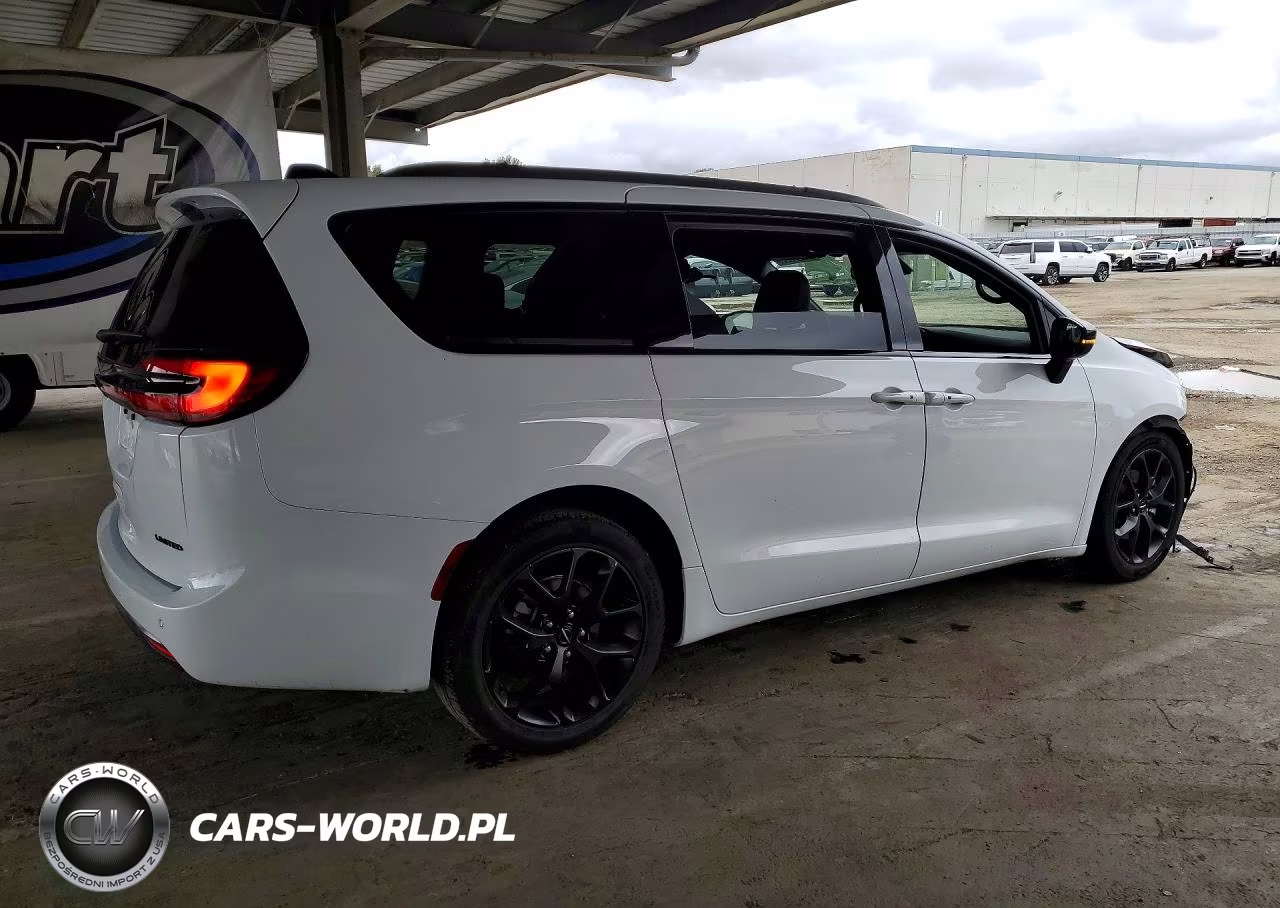 2025 Chrysler Pacifica Limited VIN:2C4RC1GG4SR508116 - 3