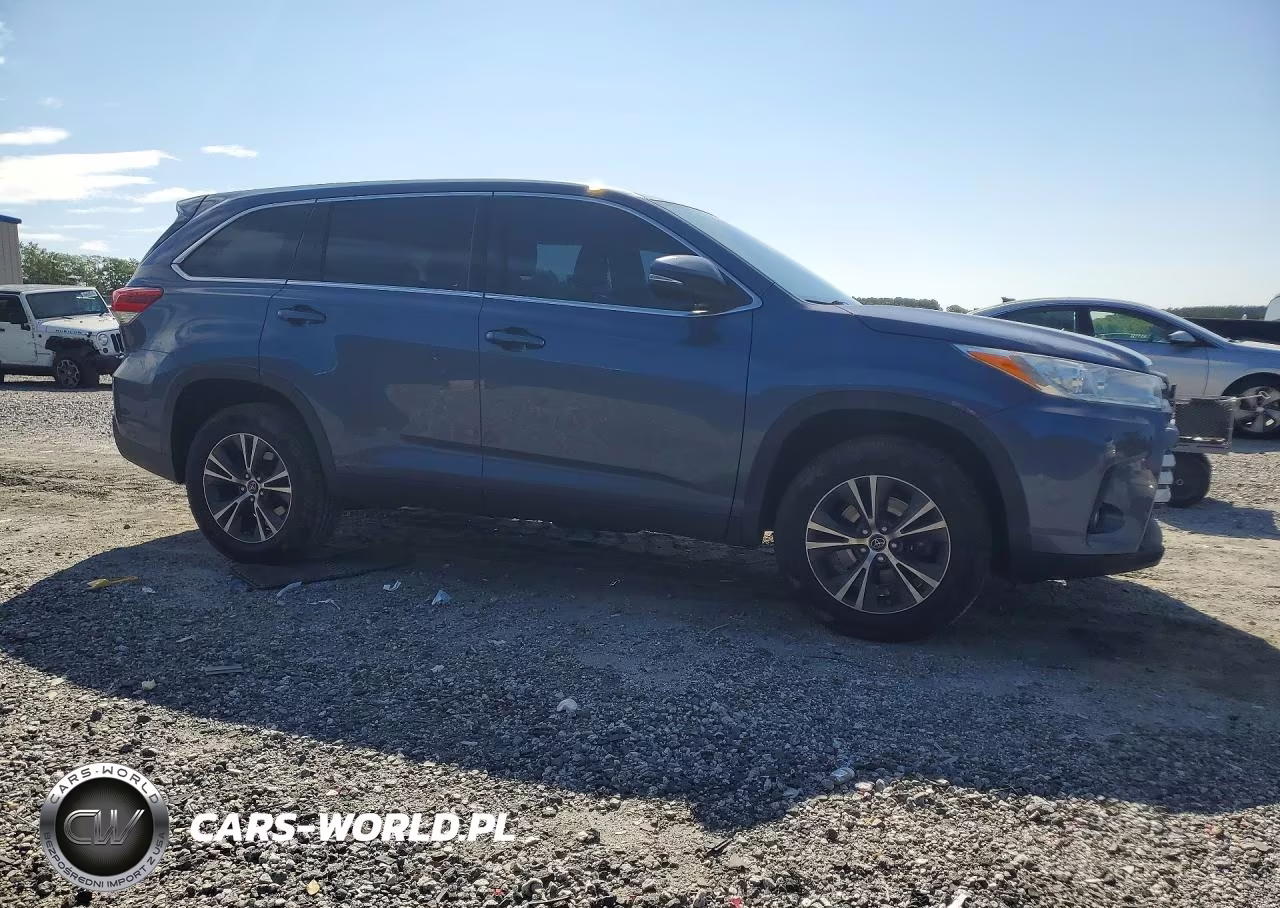 2019 Toyota Highlander Le VIN:5TDZZRFH5KS347290 - 4
