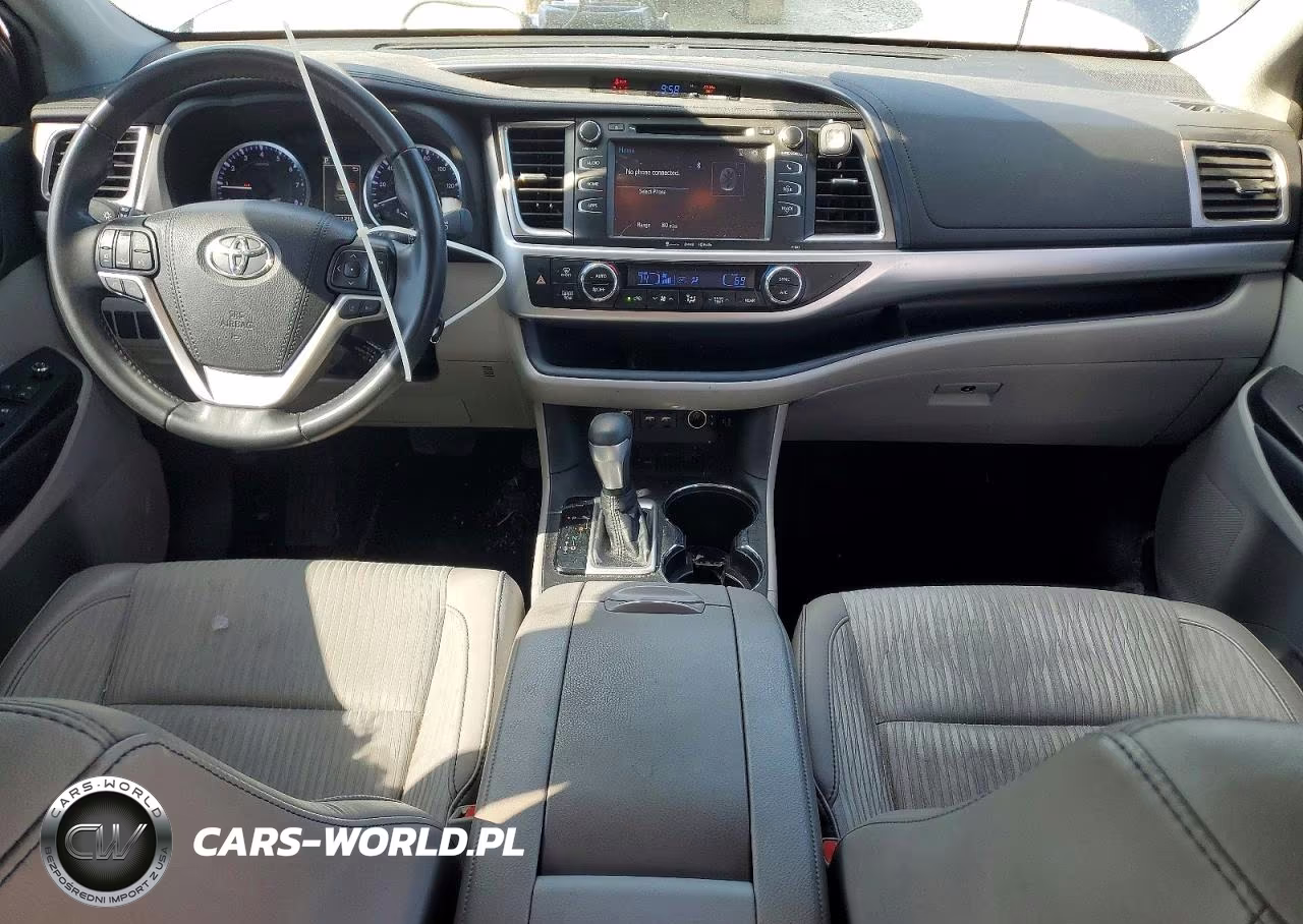 2019 Toyota Highlander Le VIN:5TDZZRFH5KS347290 - 8