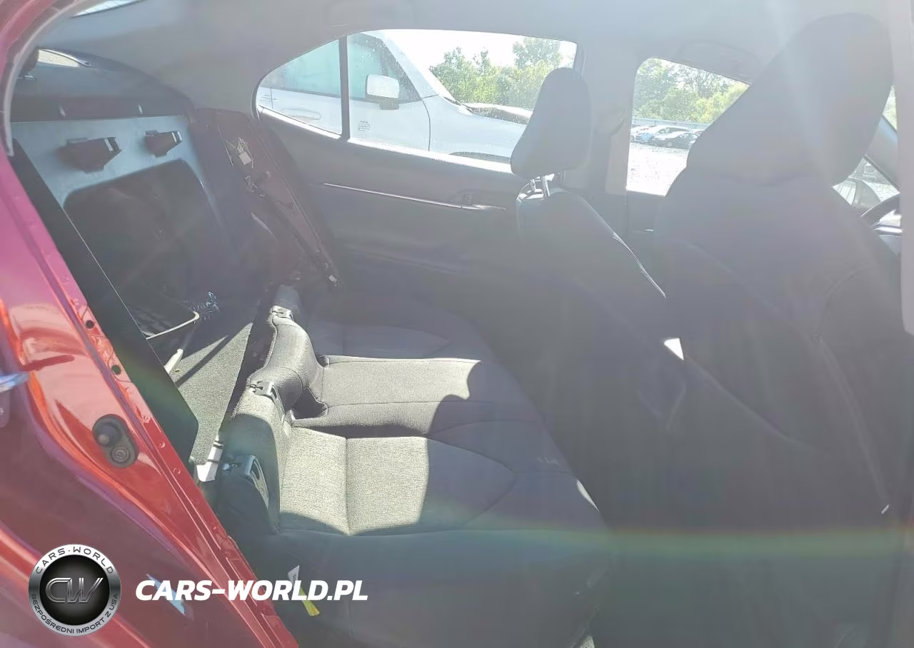 2021 Toyota Camry Le VIN:4T1C11AK0MU447440 - 10