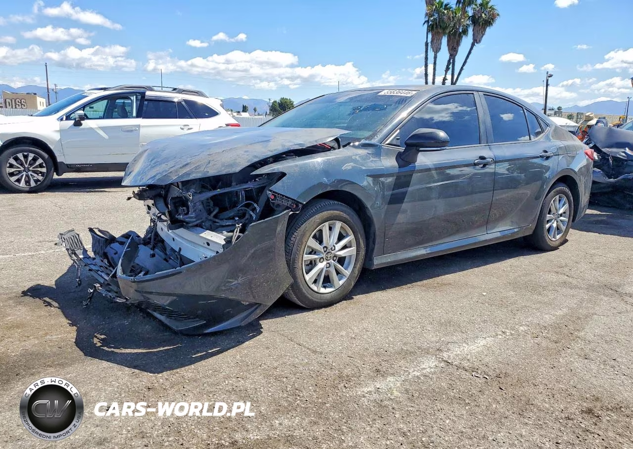2025 Toyota Camry Le – zdjęcie 1 z 12