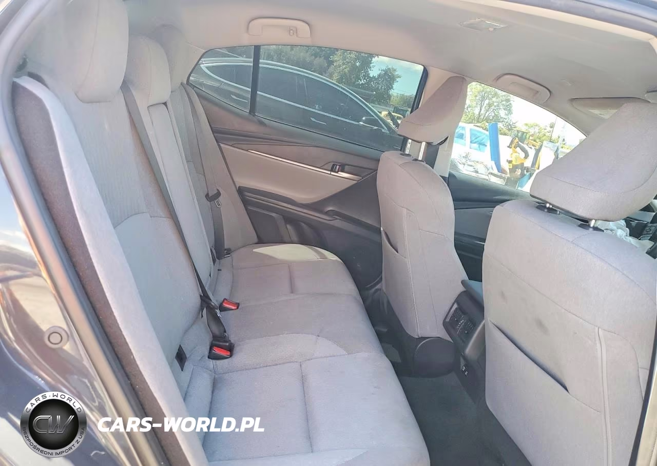 2025 Toyota Camry Le VIN:4T1DAACK6SU562705 - 10