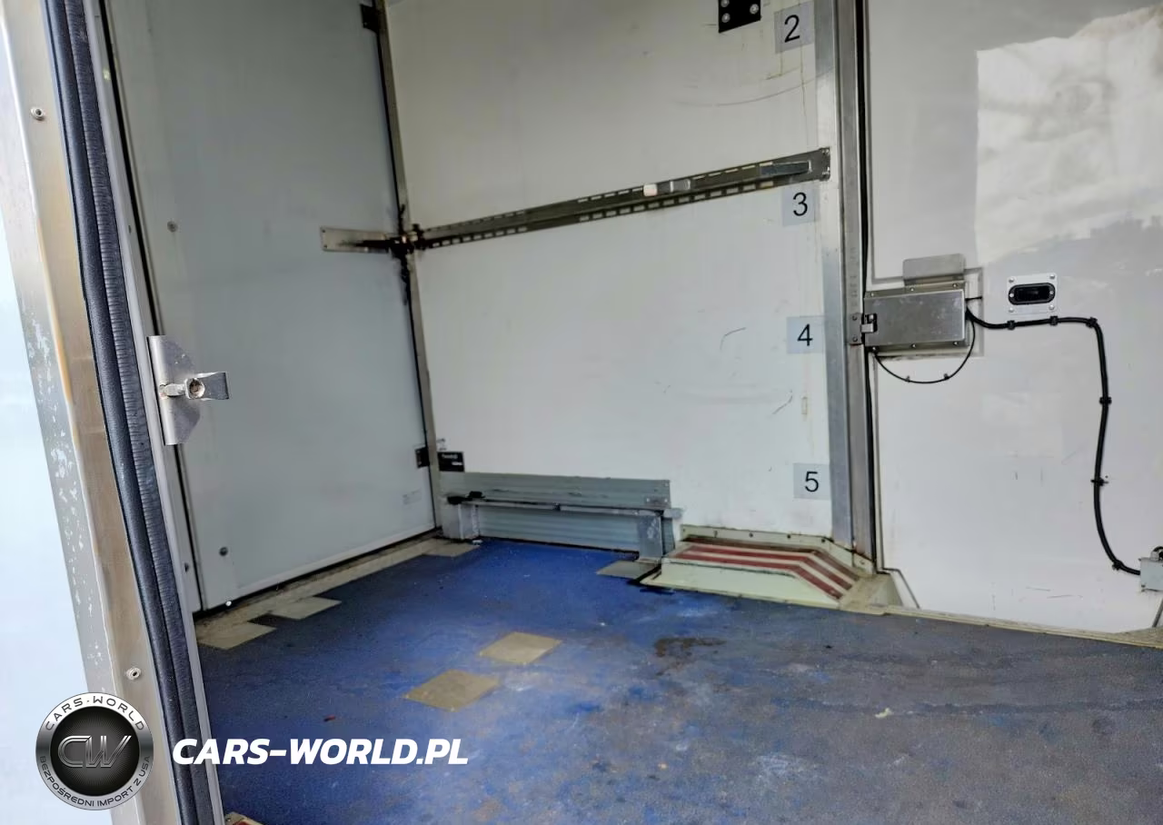 2021 Ford Transit Delivery Truck VIN:1FDBW5Z89MKA80076 - 10