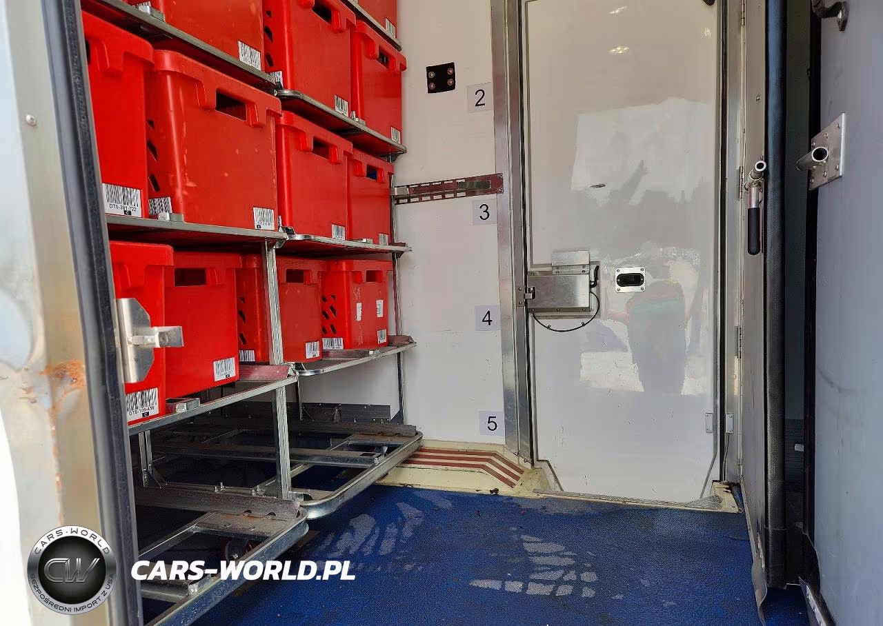 2023 Ford E350 Refrigerated Box Truck VIN:1FDWE3FK8PDD25001 - 10