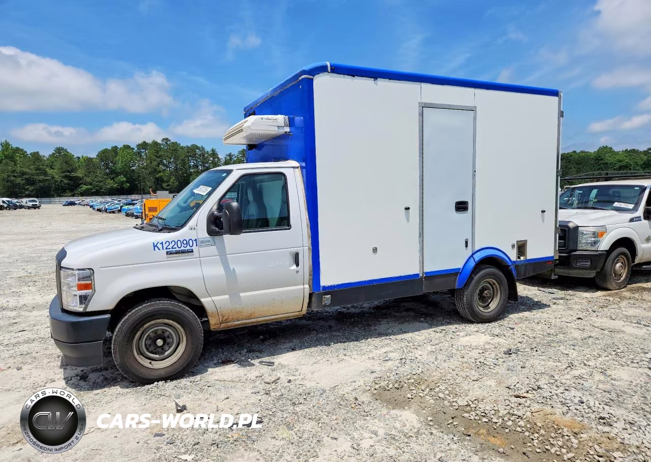2023 Ford E350 Refrigerated Box Truck – zdjęcie 1 z 12