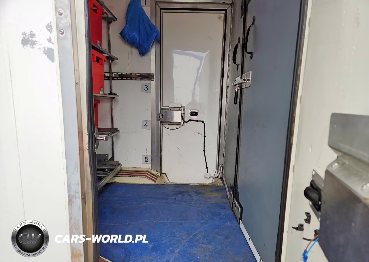 2021 Ford Transit Delivery Truck VIN:1FDBW5Z83MKA79943 - 10