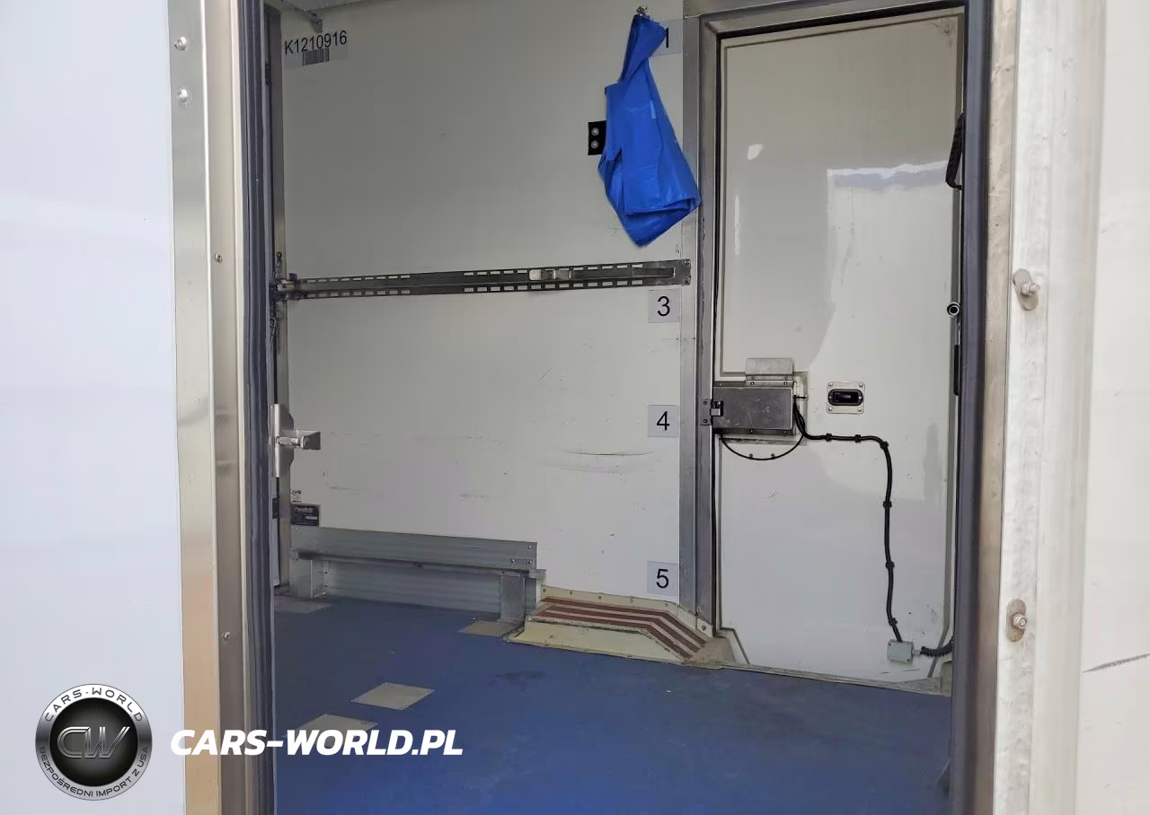 2022 Ford Transit Delivery Van VIN:1FDBW5Z89NKA01586 - 3