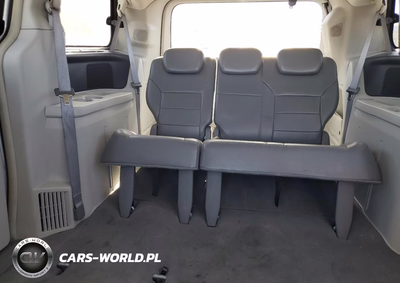 2009 Volkswagen Routan VIN:2V8HW54X69R553541 - 10