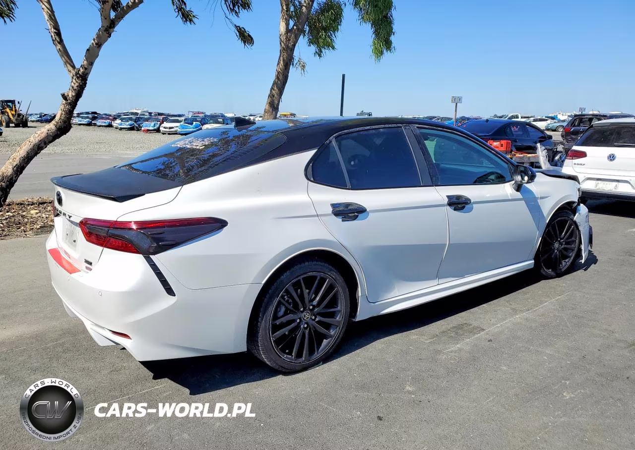 2021 Toyota Camry Xse VIN:4T1K31AK7MU028569 - 3