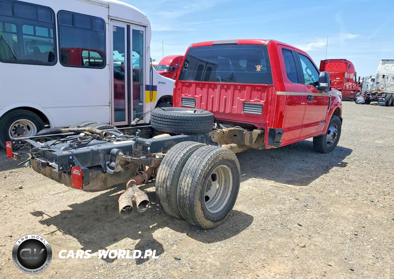 2017 Ford F350 Chscb VIN:1FD8X3GT4HEE22430 - 3