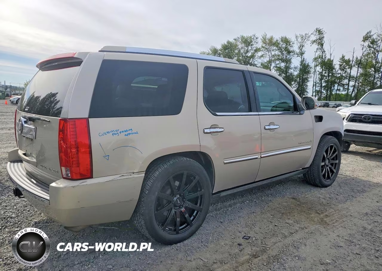 2008 Cadillac Escalade Luxury VIN:1GYFK63818R110730 - 3