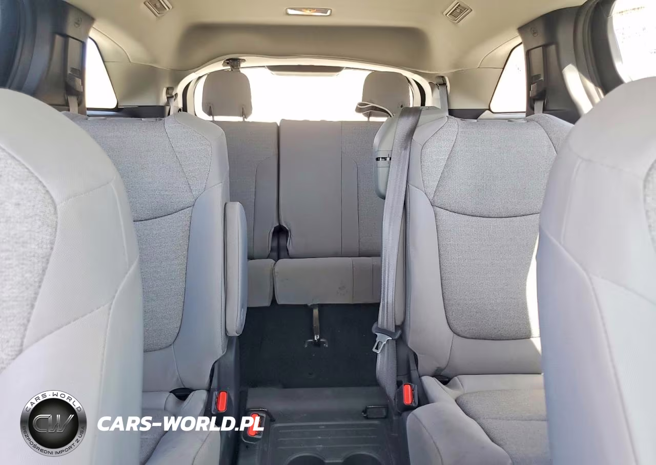 2025 Toyota Sienna Le VIN:5TDKRKEC2SS270022 - 10