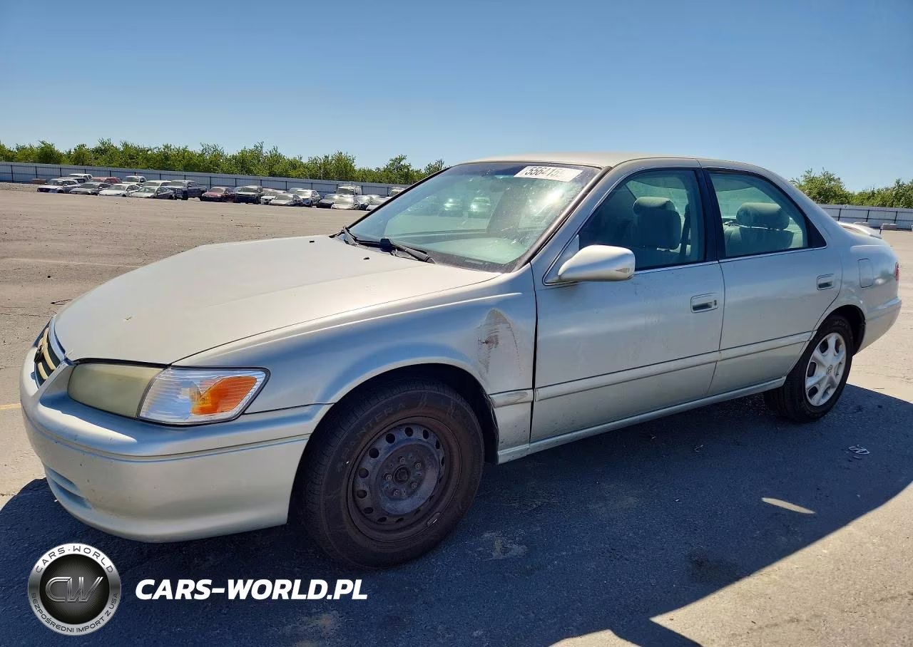 2001 Toyota Camry Ce – zdjęcie 1 z 12