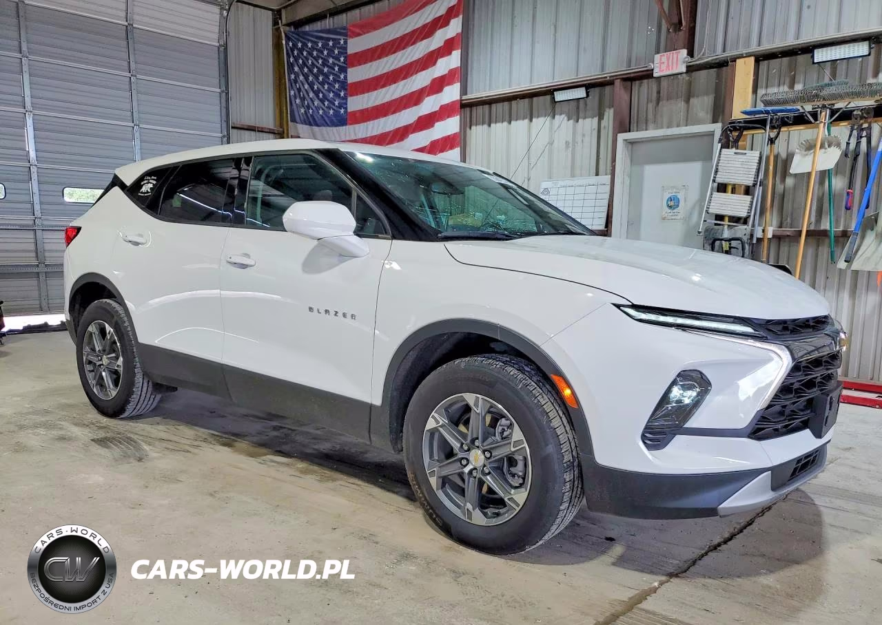 2023 Chevrolet Blazer VIN:3GNKBCR41PS110477 - 4