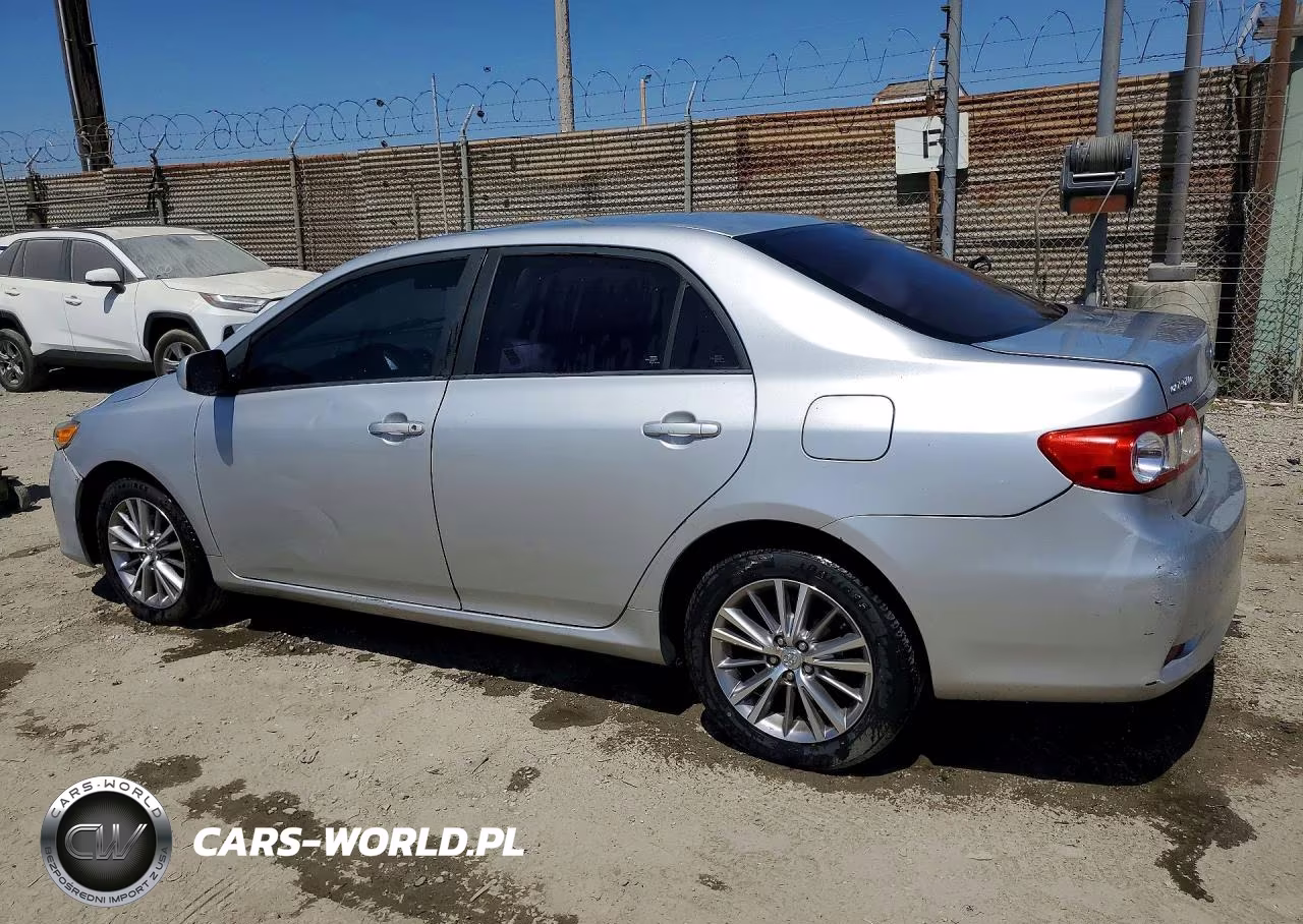 2011 Toyota Corolla Le VIN:2T1BU4EE0BC586992 - 2