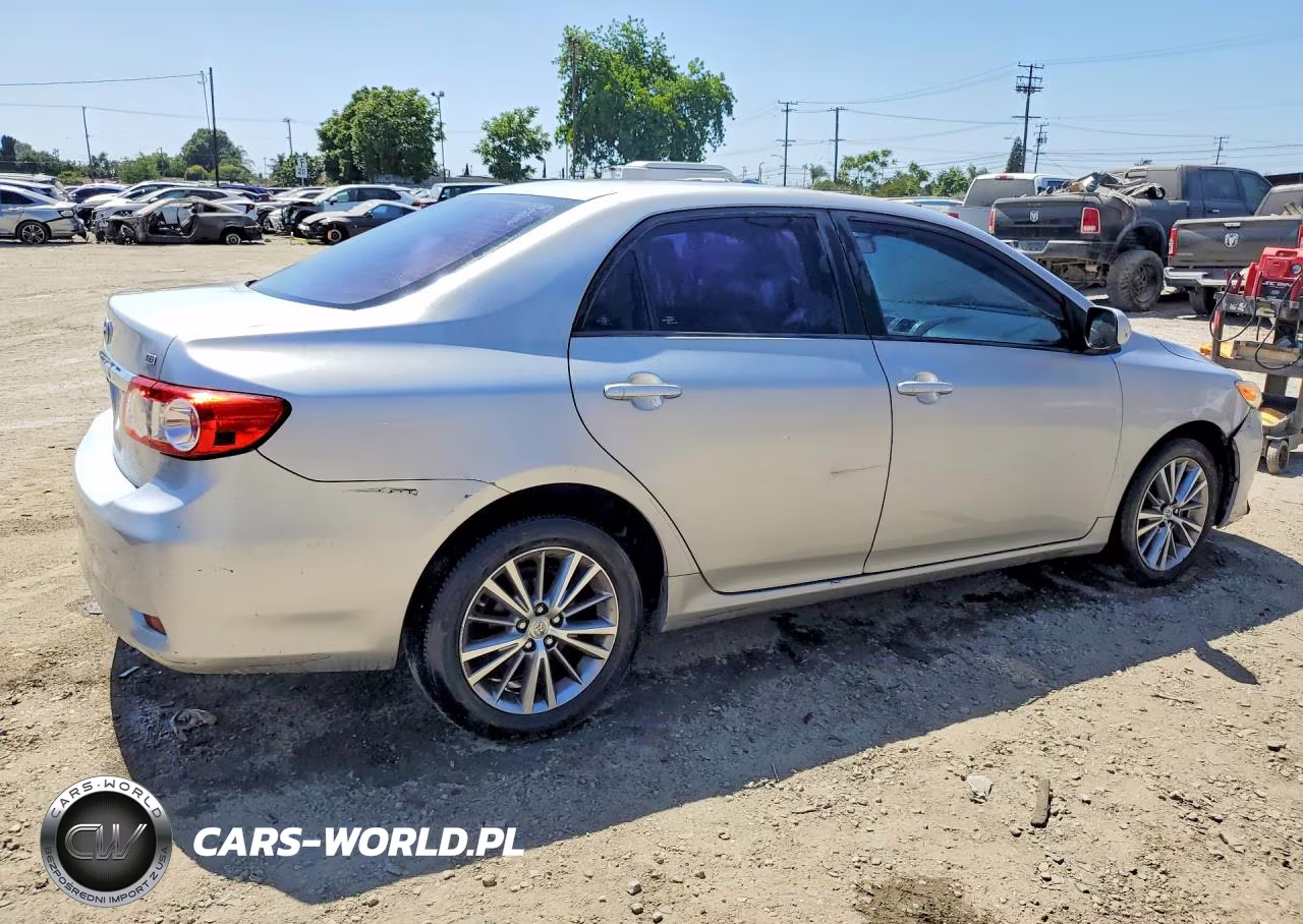 2011 Toyota Corolla Le VIN:2T1BU4EE0BC586992 - 3