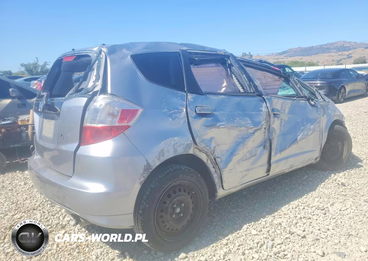 2010 Honda Fit VIN:JHMGE8H21AC014251 - 3