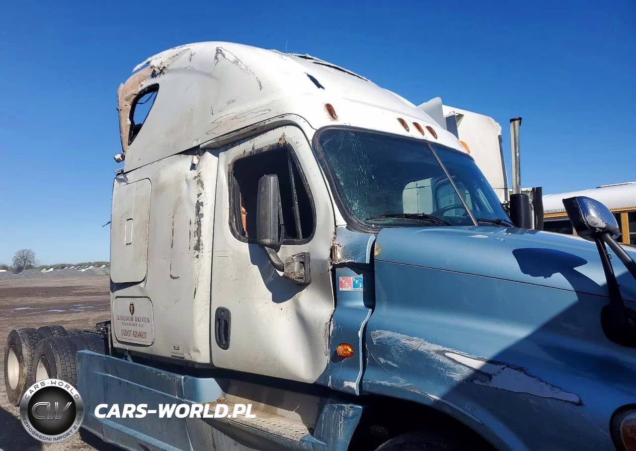 2014 Freightliner Cascadia 125 Semi Truck VIN:3AKJGLD55ESFH3338 - 9