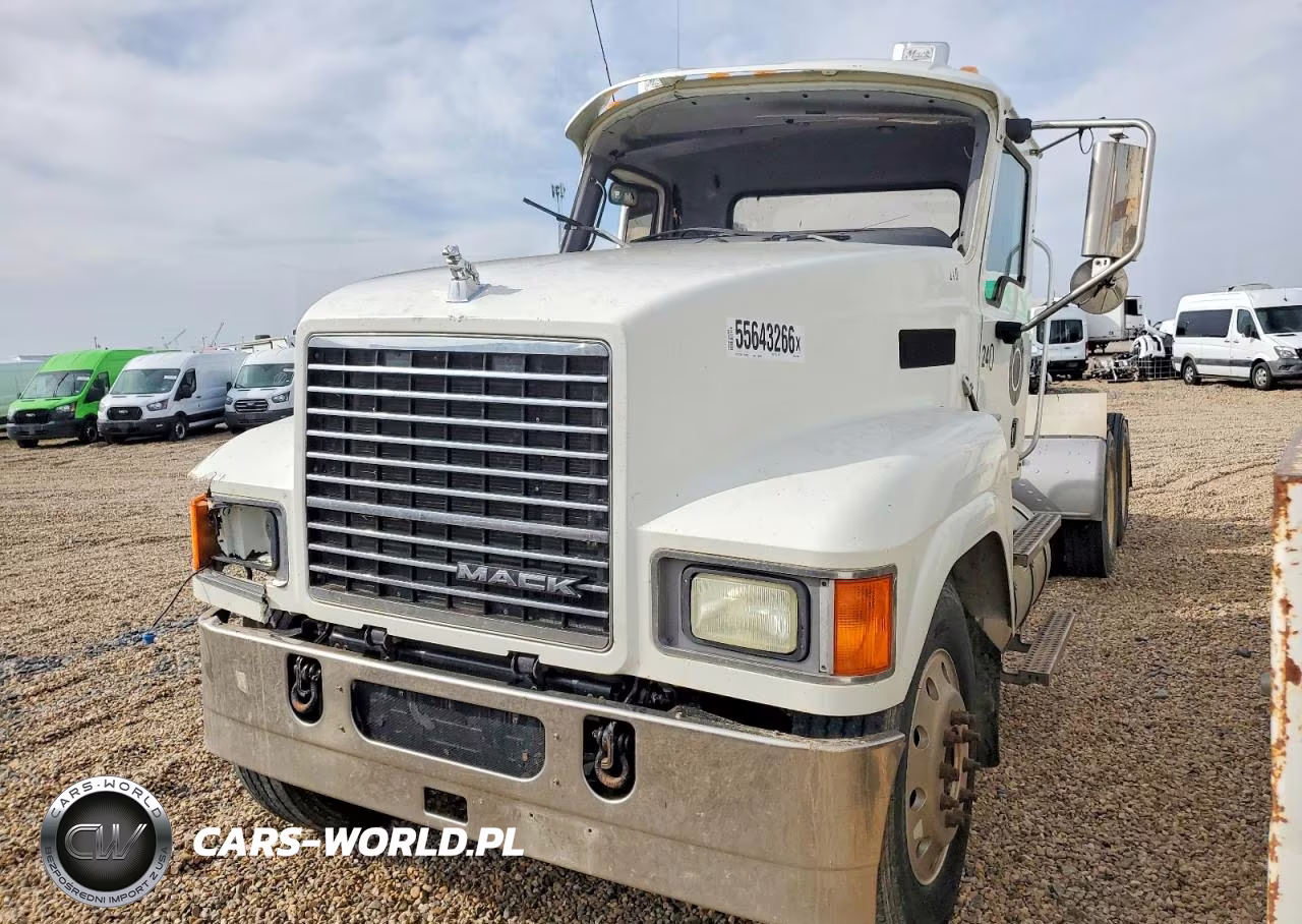 2010 Mack Chu613 Semi Truck VIN:1M1AN09Y1AN005405 - 2