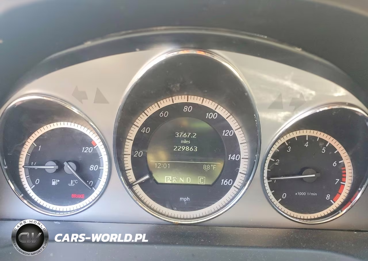 2010 Mercedes-Benz C 300 4Matic VIN:WDDGF8BB7AR126885 - 9