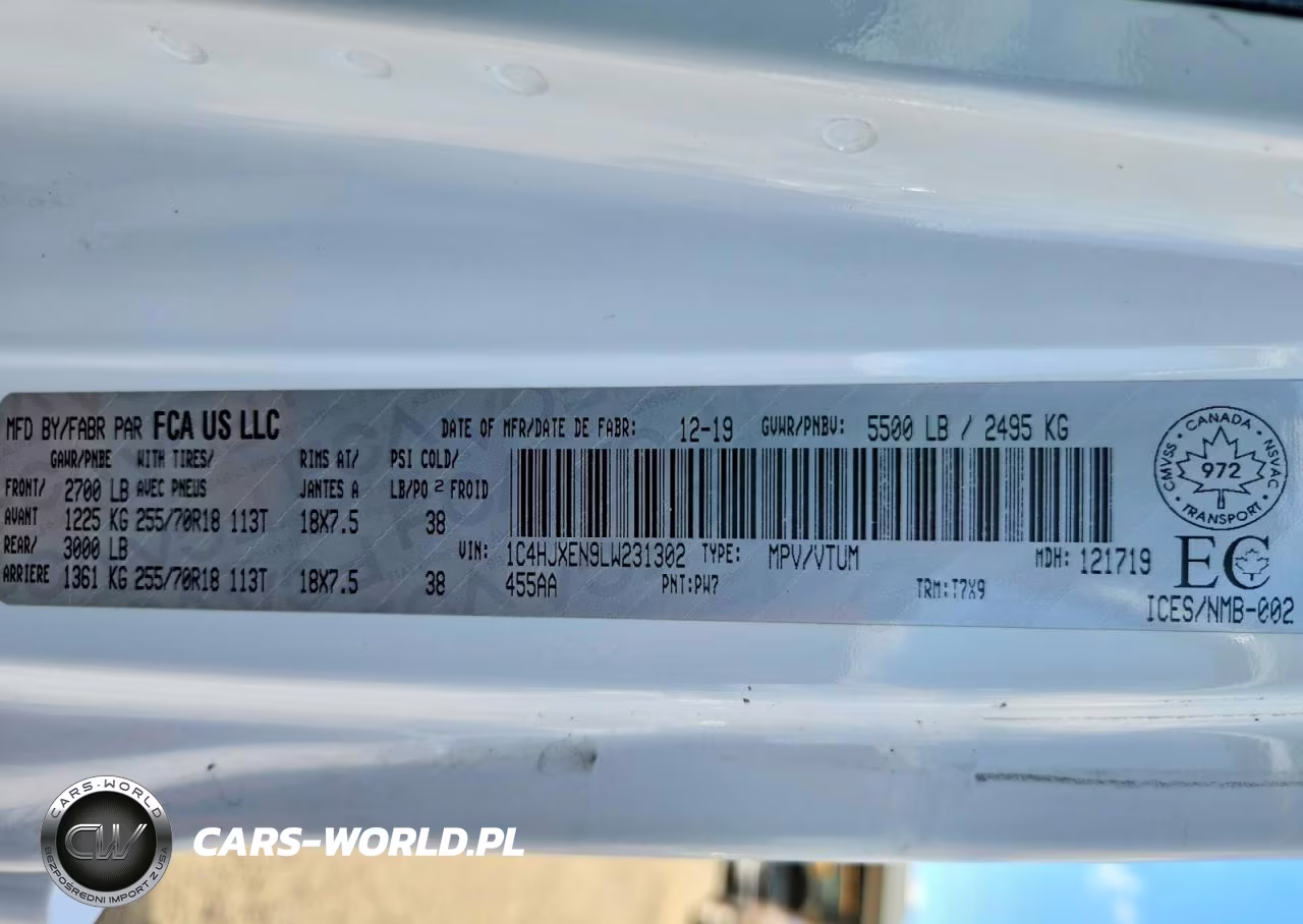 2020 Jeep Wrangler Unlimited Sahara VIN:1C4HJXEN9LW231302 - 13
