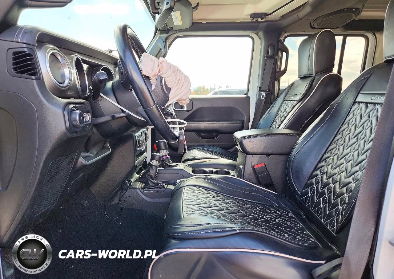 2020 Jeep Wrangler Unlimited Sahara VIN:1C4HJXEN9LW231302 - 7