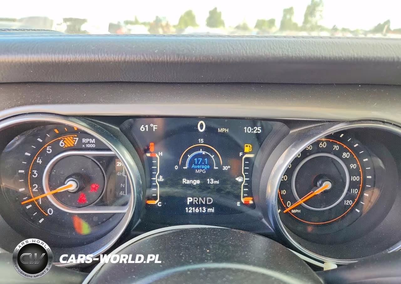 2020 Jeep Wrangler Unlimited Sahara VIN:1C4HJXEN9LW231302 - 9