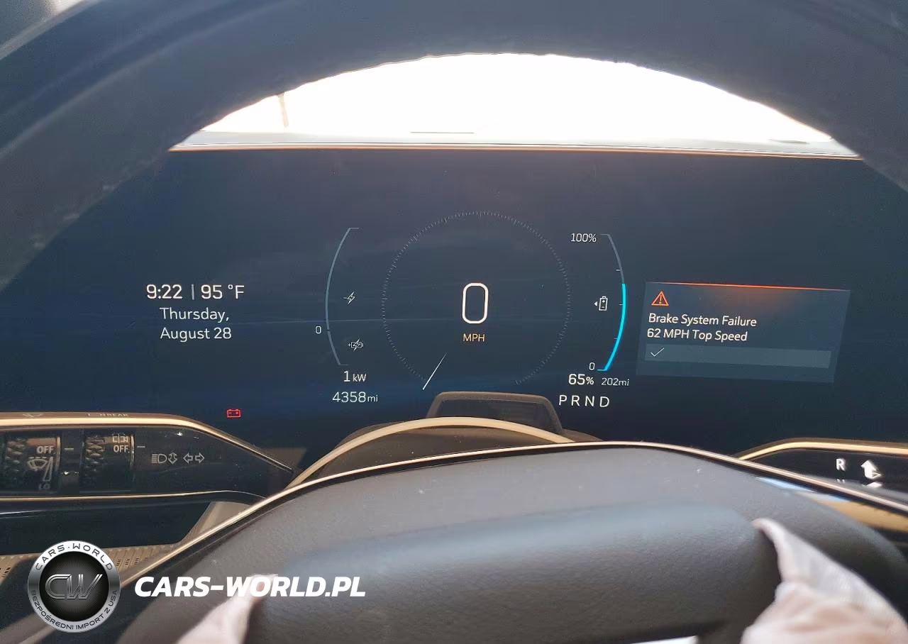 2026 Cadillac Optiq Luxury VIN:3GYK3BM57TS140006 - 9