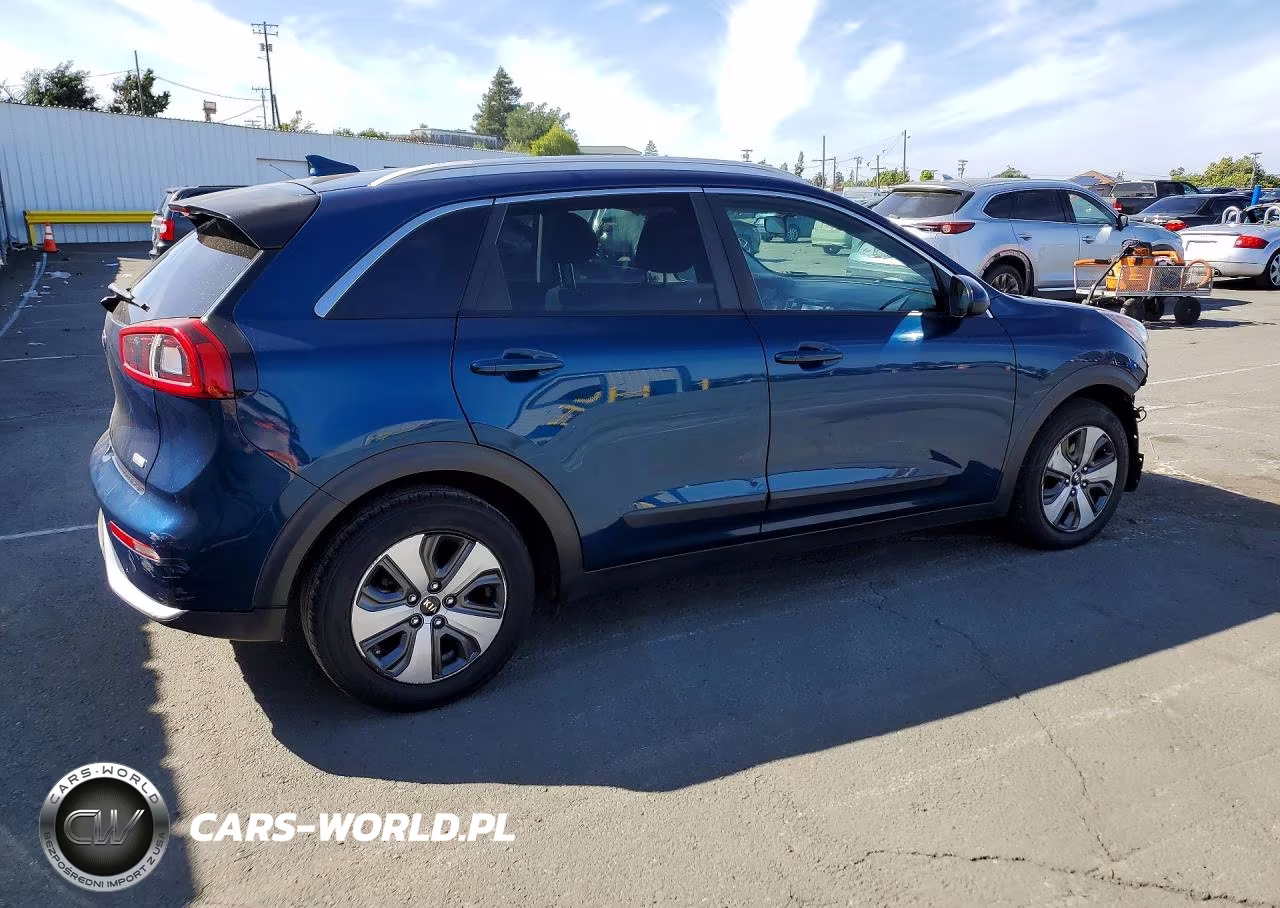 2018 Kia Niro Lx VIN:KNDCB3LC9J5138476 - 3