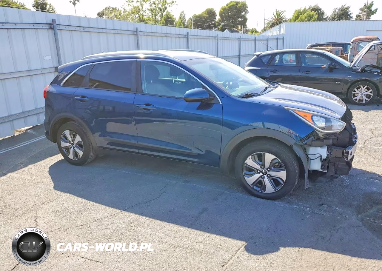 2018 Kia Niro Lx VIN:KNDCB3LC9J5138476 - 4