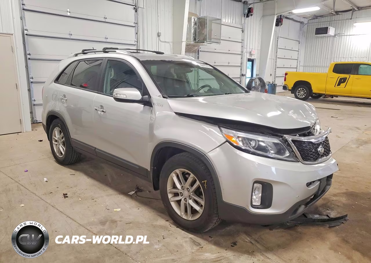 2014 Kia Sorento Lx VIN:5XYKT4A62EG539926 - 4