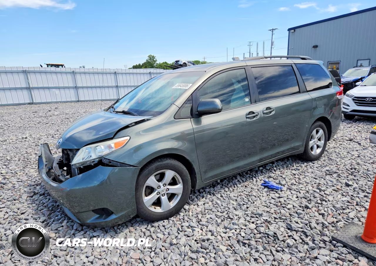 2011 Toyota Sienna Le