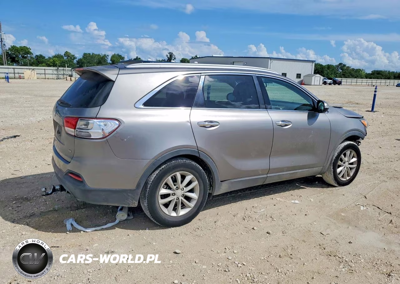 2018 Kia Sorento Lx VIN:5XYPG4A36JG344034 - 3