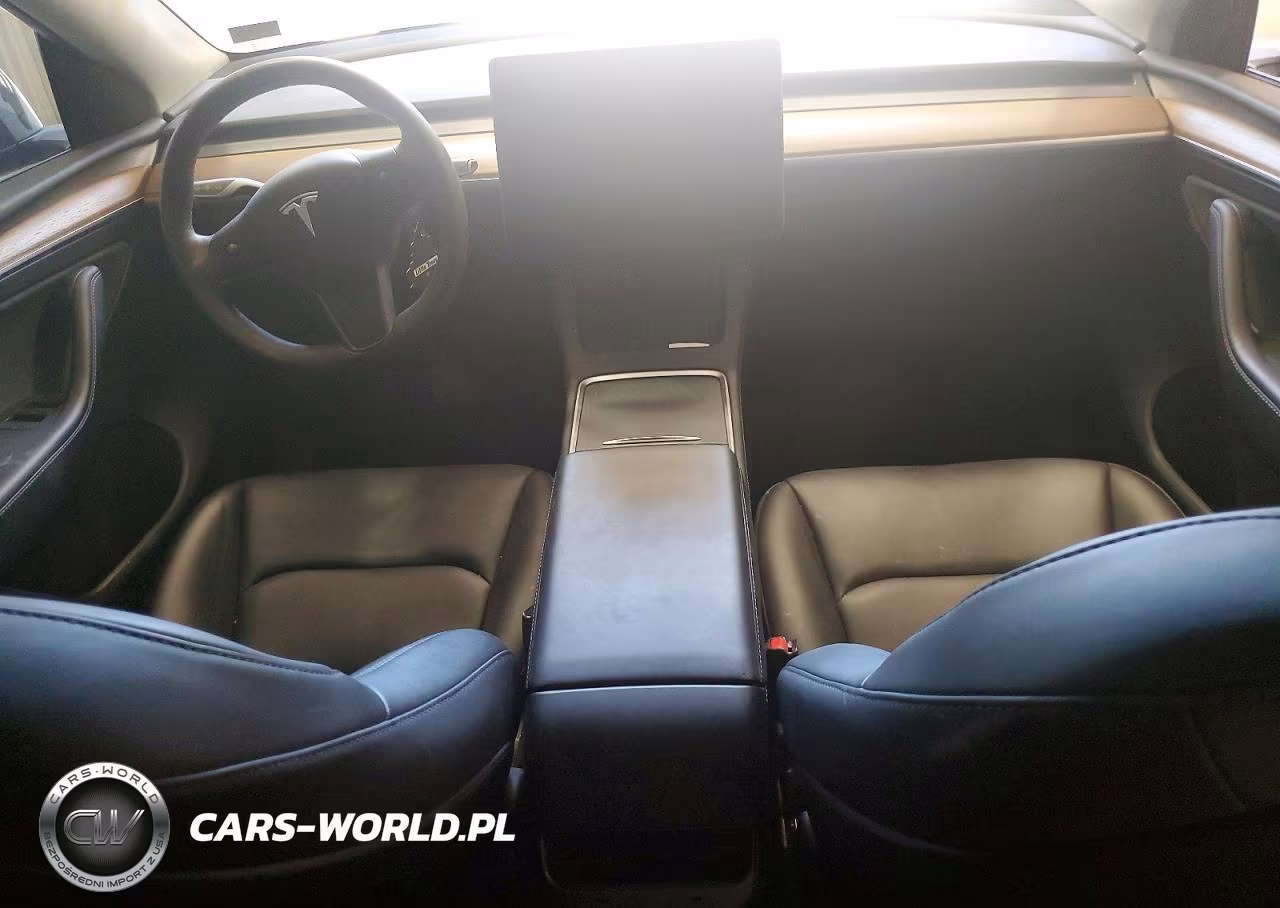 2023 Tesla Model Y VIN:7SAYGDED2PF940185 - 8