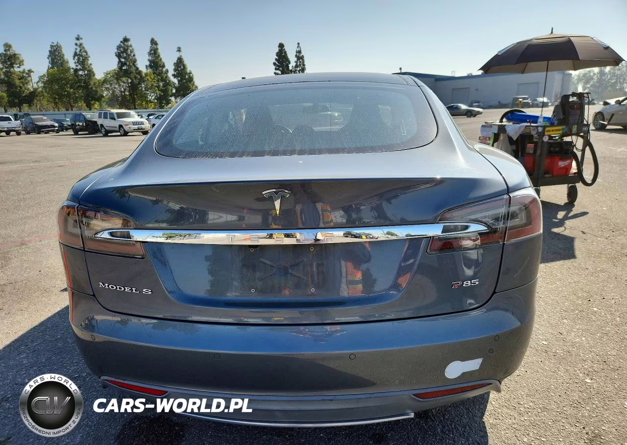 2014 Tesla Model S VIN:5YJSA1H16EFP36362 - 6