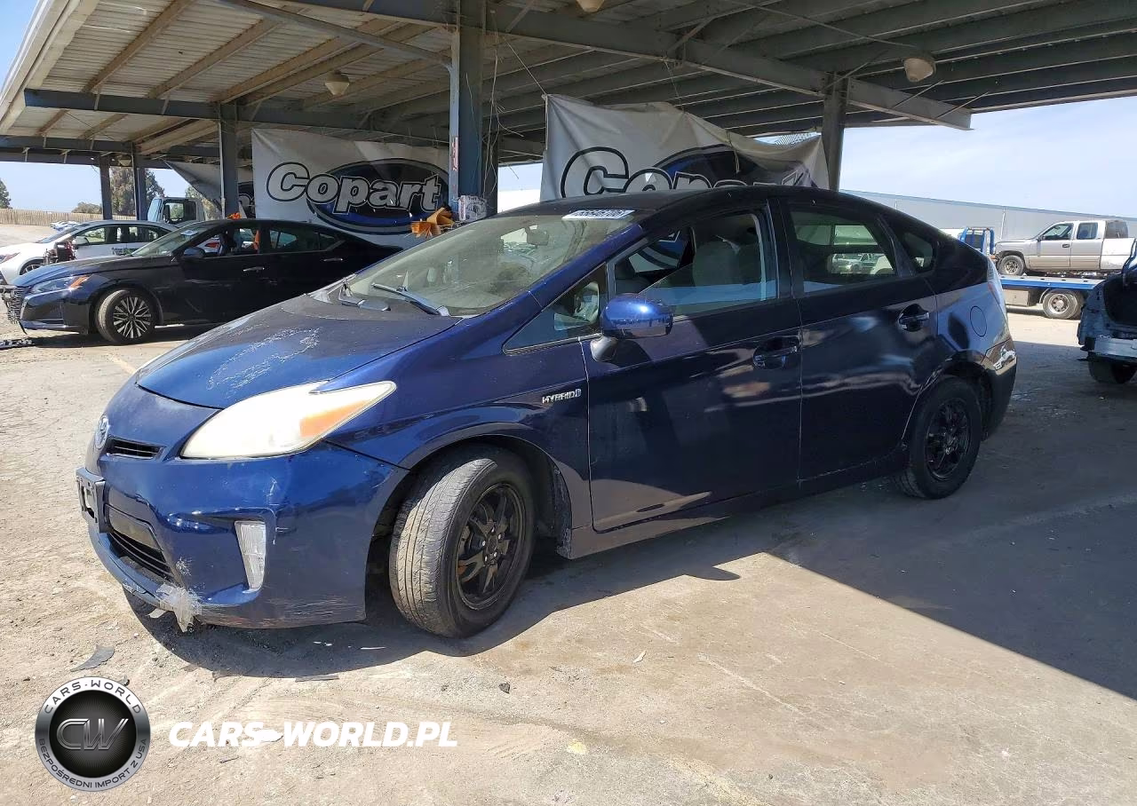 2013 Toyota Prius Three – zdjęcie 1 z 12