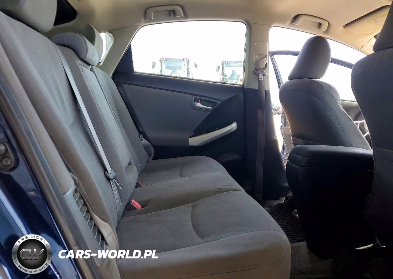 2013 Toyota Prius Three VIN:JTDKN3DU1D1691547 - 10