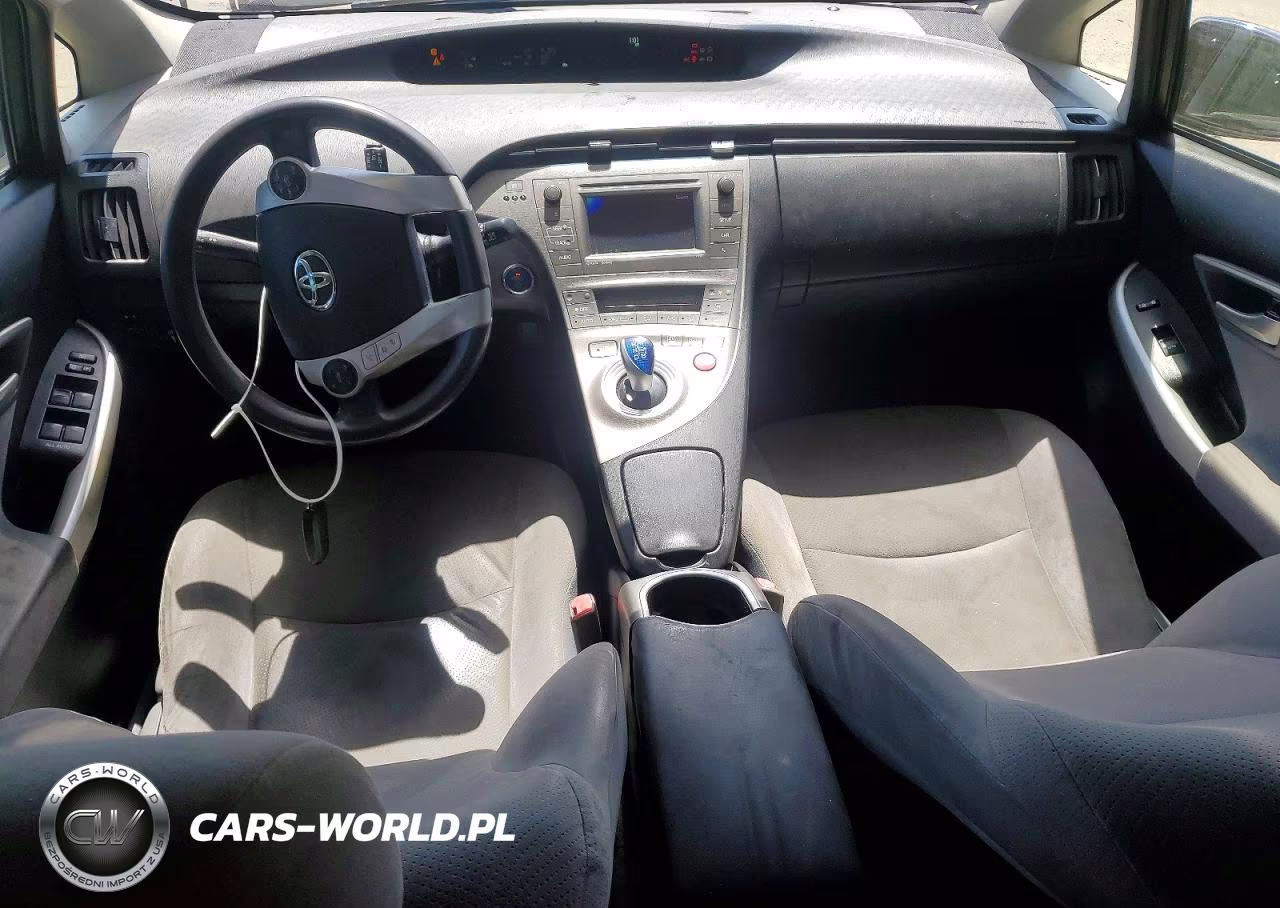2013 Toyota Prius Three VIN:JTDKN3DU1D1691547 - 8